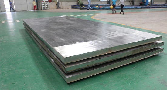Stainless steel clad steel plate